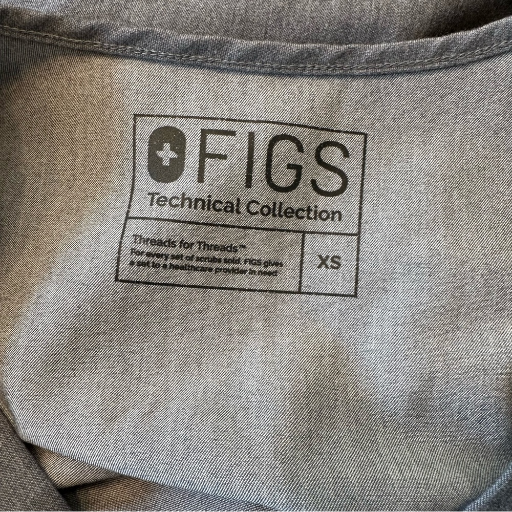 Figs Grey Graphite Casma 2 Pocket Scrub Top Size XS - Picture 6 of 7